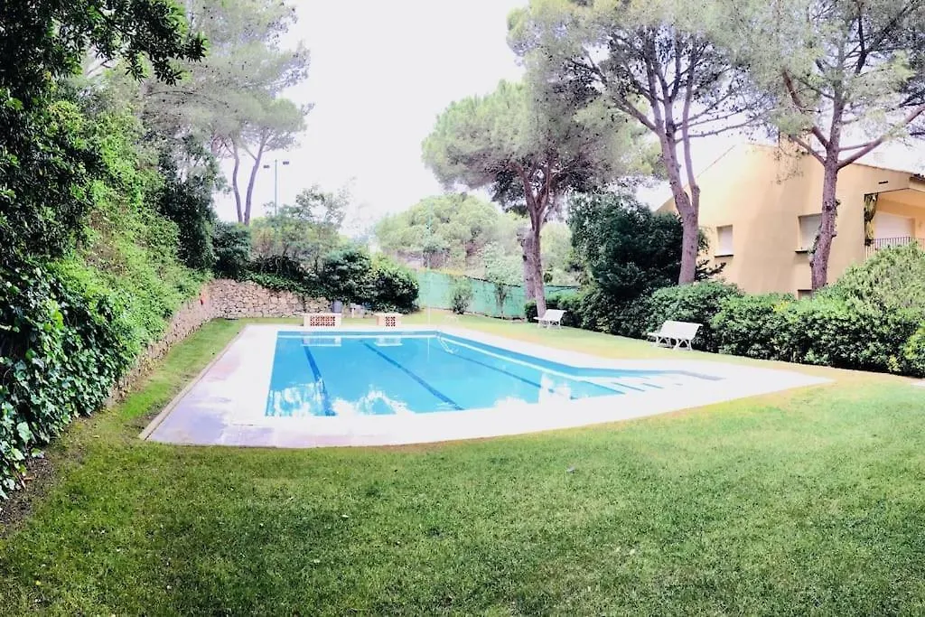 2 Story, 5 Bedroom, 3 Bath Flat, Steps From The Beach & Cliff Walk Llafranc Spain